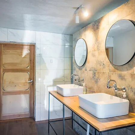 Rony - In The Middle Of Nature Vakantiehuis *